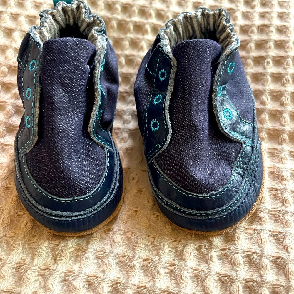 Robeez Infant Shoes. 0-6mo Leather Upper